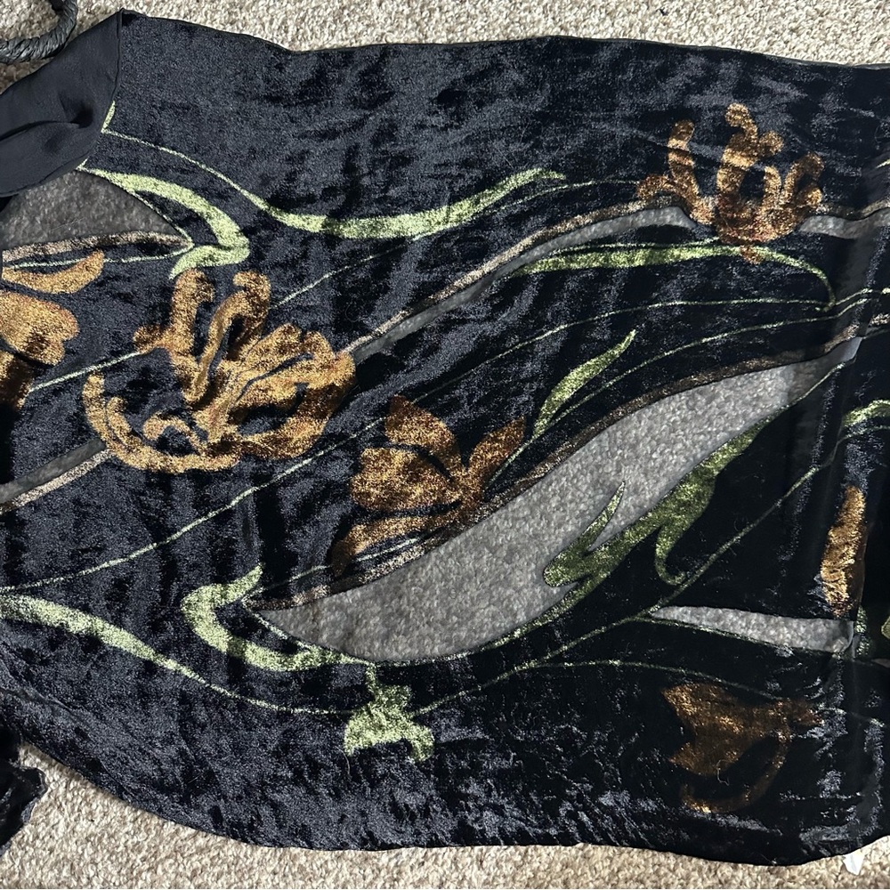 Black Viscose and Silk Floral Scarf 🍀